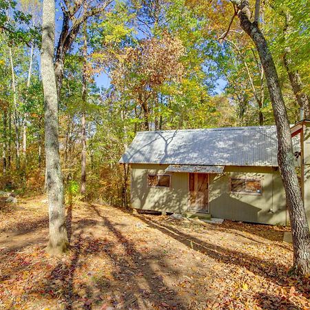 Secluded Tallassee Cabin With Fire Pit And Porch! Bagian luar foto